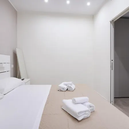 Calle - Center Modern Apartment+balcony * Bari