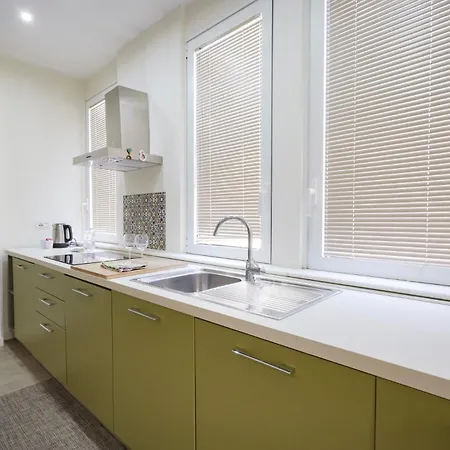 Calle - Center Modern Apartment+balcony Appartamento *