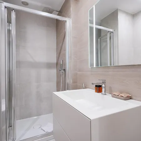 公寓 Calle - Center Modern Apartment+balcony 巴里