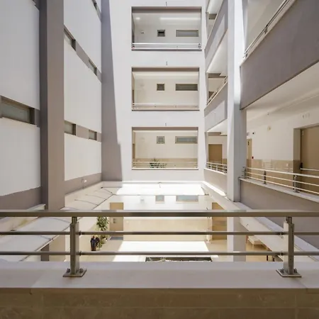 Calle - Center Modern Apartment+balcony 巴里