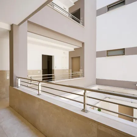 公寓 Calle - Center Modern Apartment+balcony 巴里